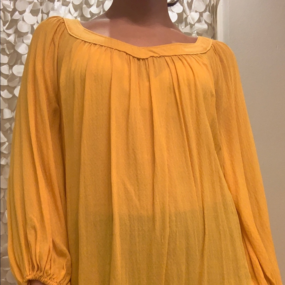 Beautiful v-neck yellow blouse